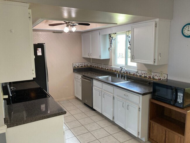 Building Photo - 8278 SW 105th Pl