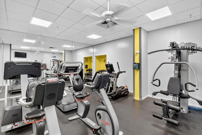 Building Photo - 3400 N Ocean Dr