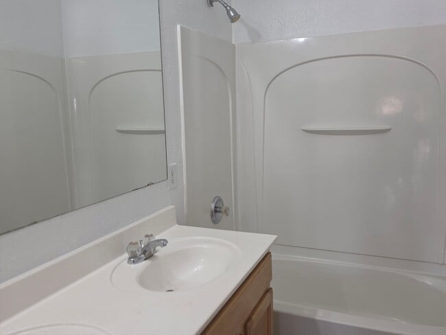 Building Photo - 2068 E Andalusian Loop