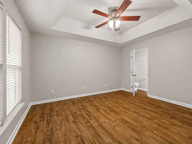 Building Photo - 129 Bathurst Ln