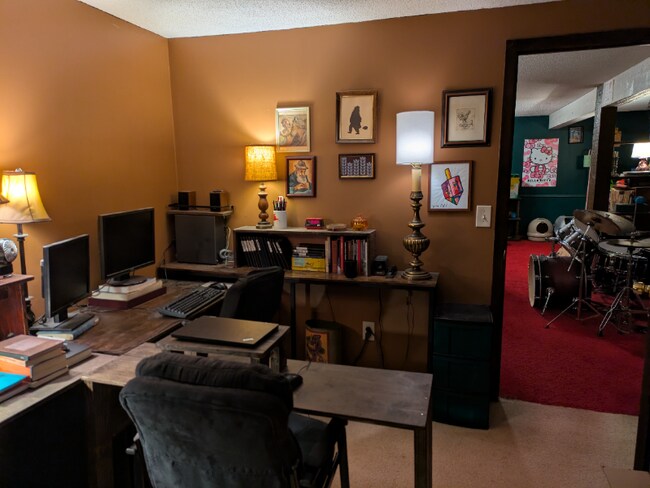 Building Photo - 15845 27th Ave N