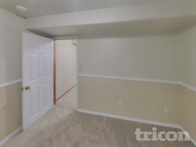 Building Photo - 1020 White Stone Way