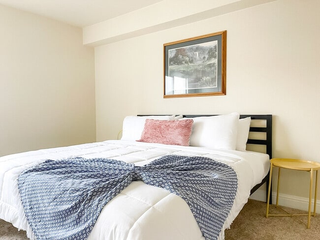 Building Photo - 12701 N Pennsylvania Ave