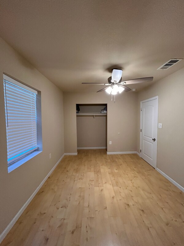 Building Photo - 710 La Vega St
