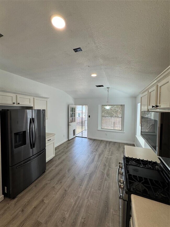 Building Photo - 2802 Greenlee Dr