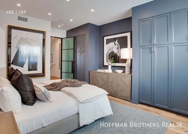 Building Photo - 1254 N Las Palmas Ave