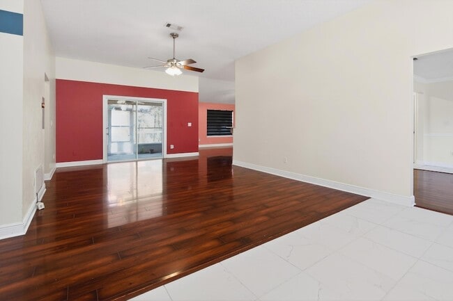 Building Photo - 1249 Northview Dr