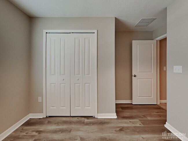 Building Photo - 7030 Wiseman Run Dr