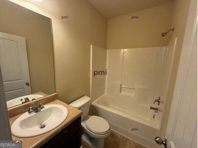 Building Photo - 2 Longleaf Cir