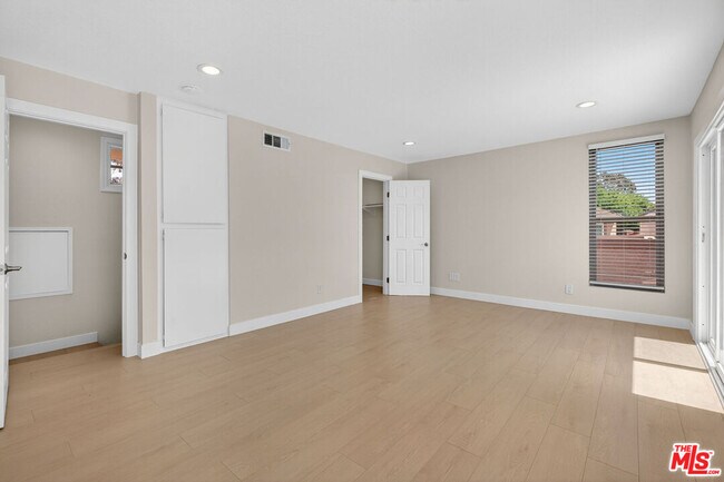Building Photo - 31076 Via San Vicente