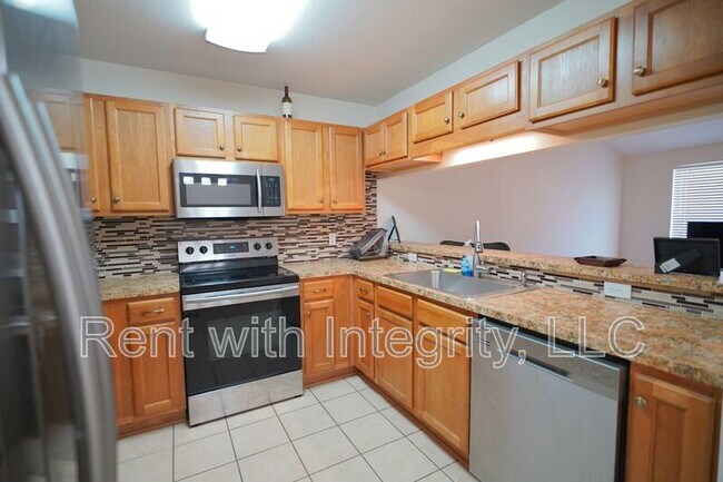 Building Photo - 4434 Gearhart Rd