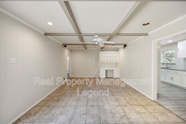 Building Photo - 9007 Sweetwater Dr