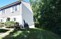 Building Photo - Woods Edge 2-Bedroom Townhome!