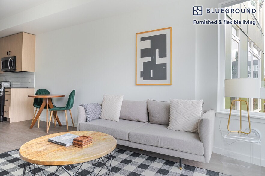 Building Photo - 17675 NE 69th Ct