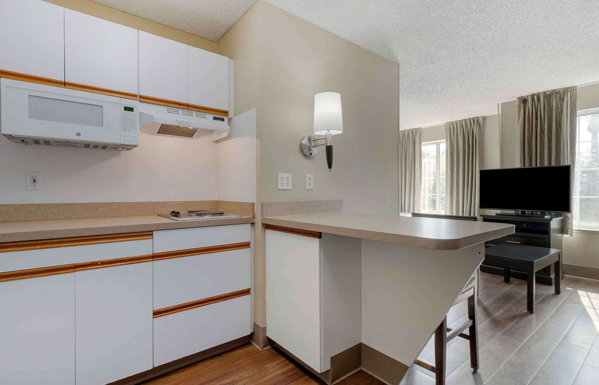 Building Photo - Furnished Studio-Fremont - Fremont Blvd. S...