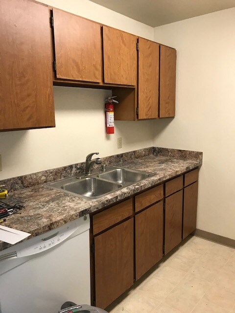 Kitchen - 8020 Greenwood St