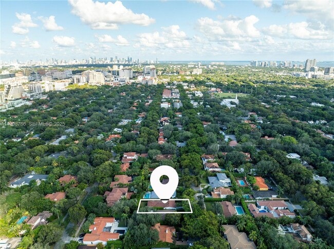 Building Photo - 829 Malaga Ave