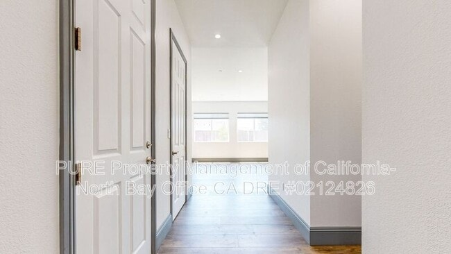 Building Photo - 1340 Miller Dr