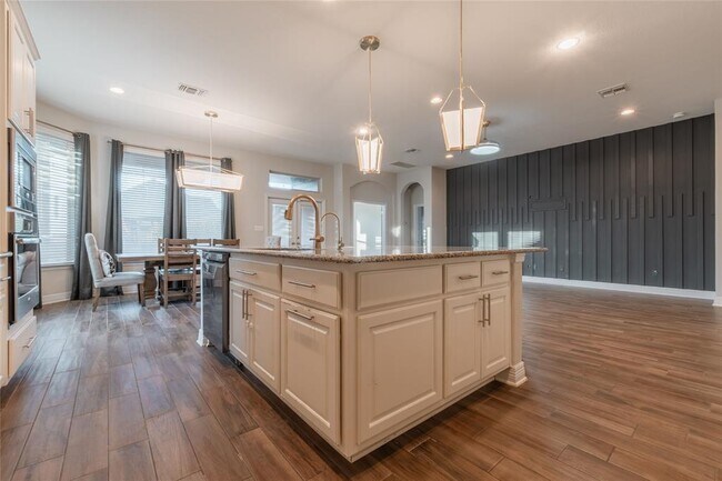 Building Photo - 1016 Teravista Crossing