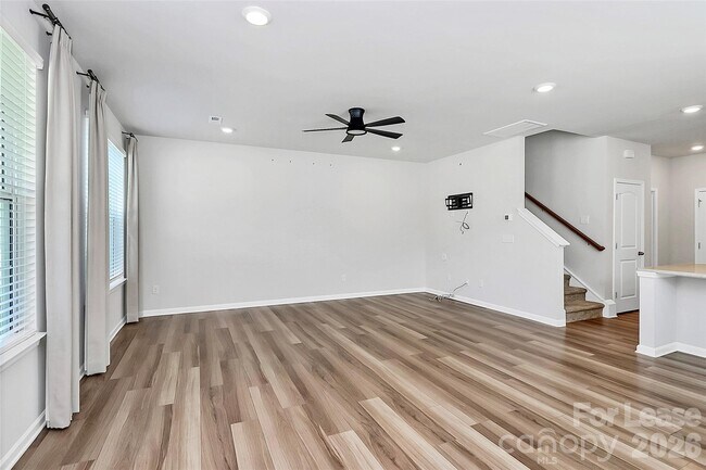 Building Photo - 720 Herlong Ave