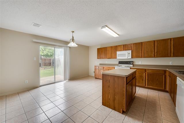 Building Photo - 1629 Thornhill Ln