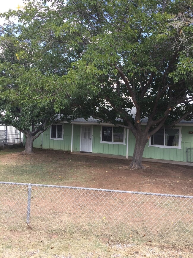 Primary Photo - 1033 S 5th St