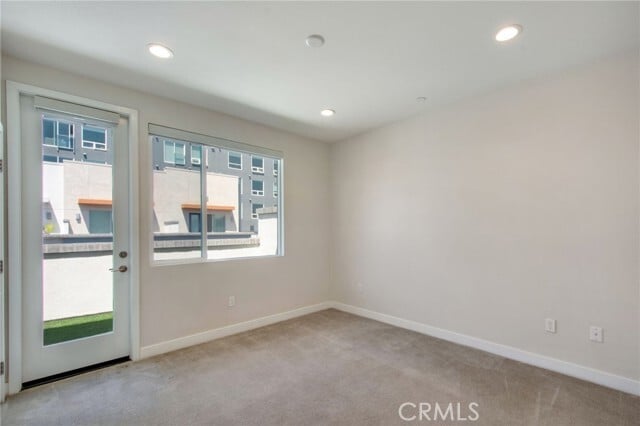 Building Photo - 225 Elm Ave
