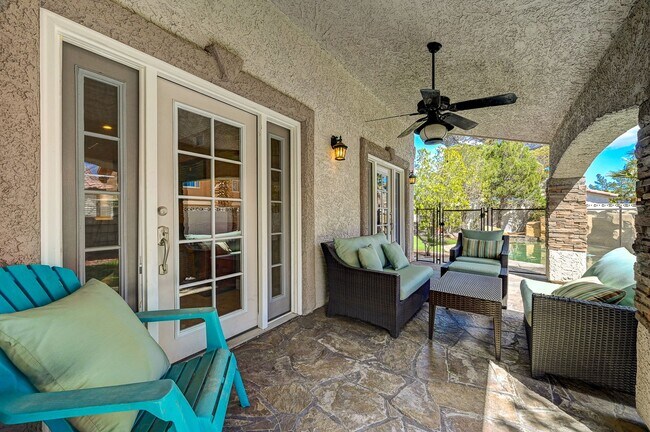 Building Photo - Charming 4 bedroom 3 bath fully furnished pool home in the heart of spring valley!