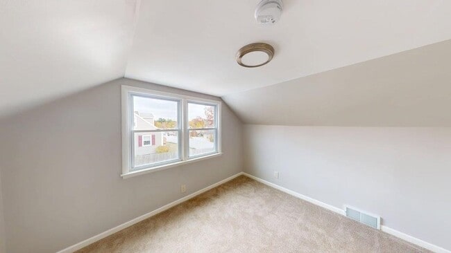 Building Photo - 97 Linton St