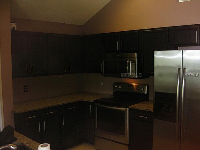 Building Photo - UCF Area 4 bedrooms/2.5 baths with 2 Car Garage on a Cul-De-Sack