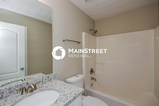 Building Photo - 4 Bedroom Pet-Friendly Home in Jonesboro, GA with Main Street Renewal