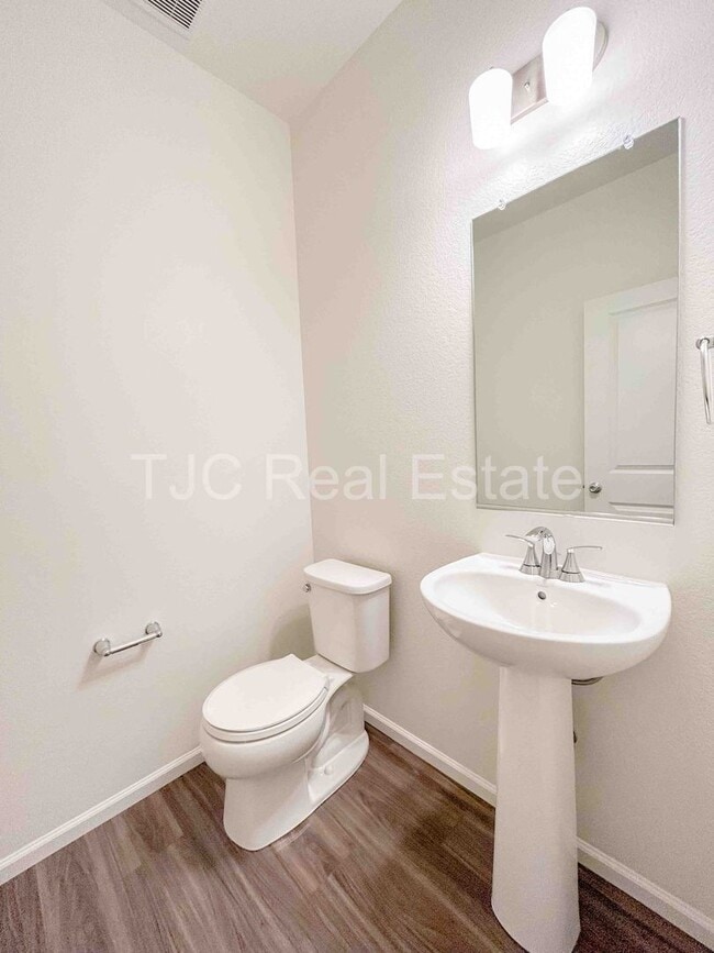 Building Photo - 6277 N Nepal Ct