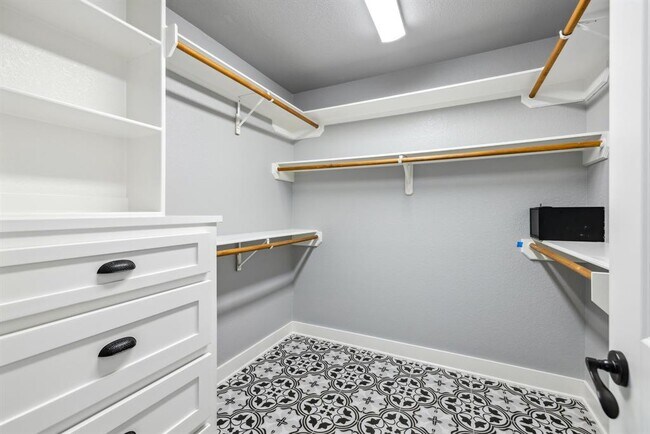 Building Photo - 12336 Pebble View Dr