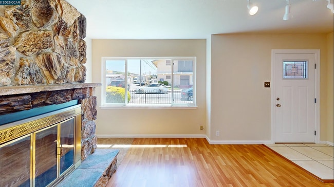 Building Photo - 2029 Sutter Ave