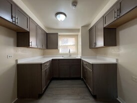 Building Photo - 1310 S 51st Ct