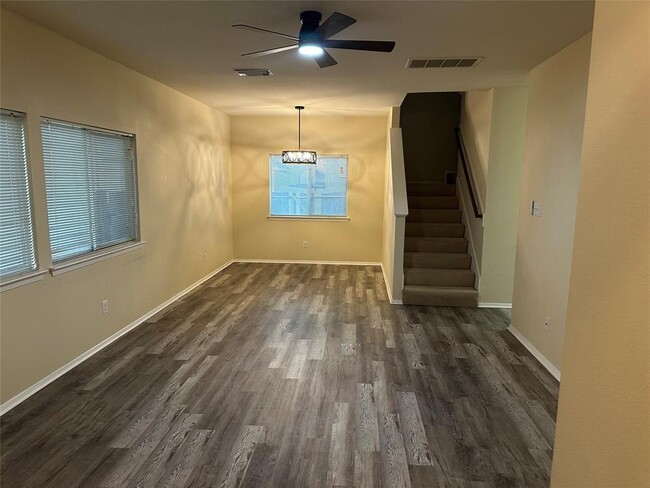Building Photo - 6410 Provident Green Dr