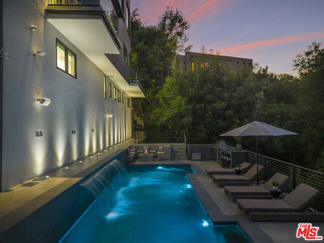 Building Photo - 7317 Caverna Dr