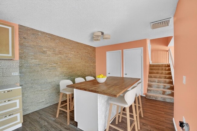 Building Photo - 2913 SW 22nd Cir