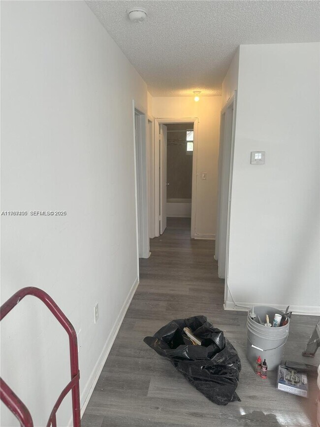 Building Photo - 3268 SW 25th St