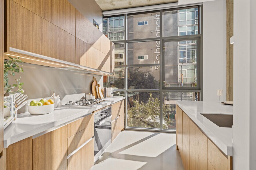 Building Photo - 1050 Island Ave