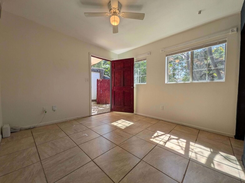 Building Photo - 9401 Notre Dame Ave