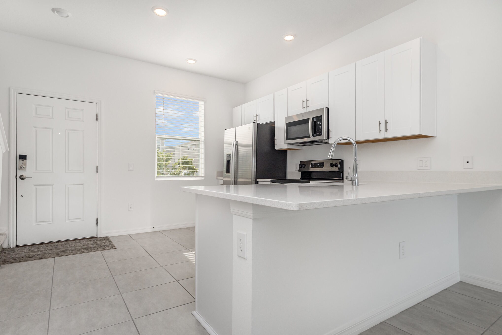 Building Photo - 2037 Viewfinder St