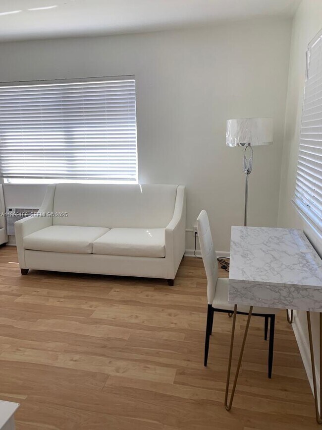 Building Photo - 545 Michigan Ave