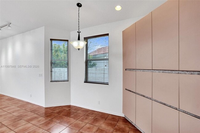 Building Photo - 10800 Haydn Dr