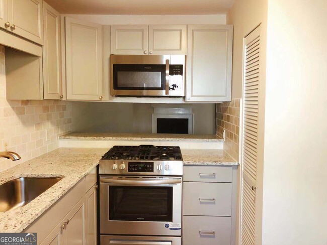 Building Photo - 1819 Cumberland Valley Pl SE