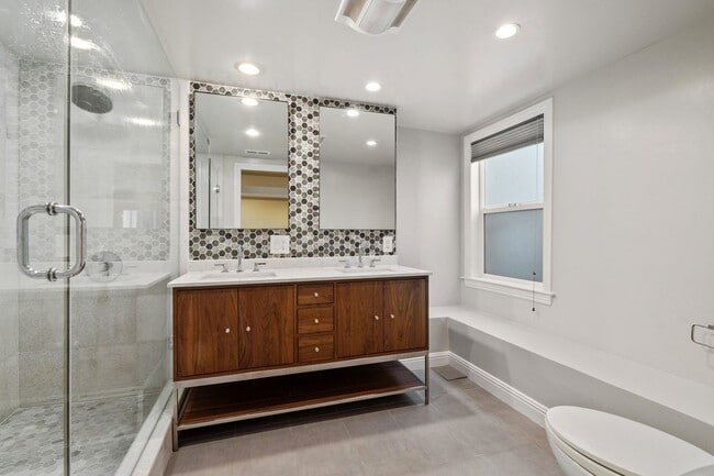 Building Photo - Heart of Hayes Valley - Updated 3 Bed, 2 B...