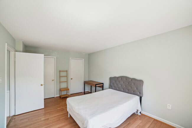 Building Photo - 12200 Braxfield Ct