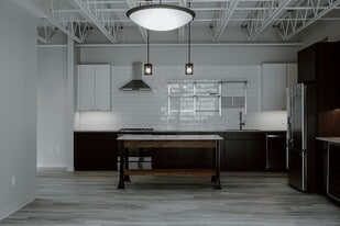 Chef's kitchen - Parker Alley Urban Living