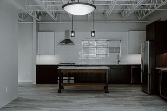 Chef's kitchen - Parker Alley Urban Living