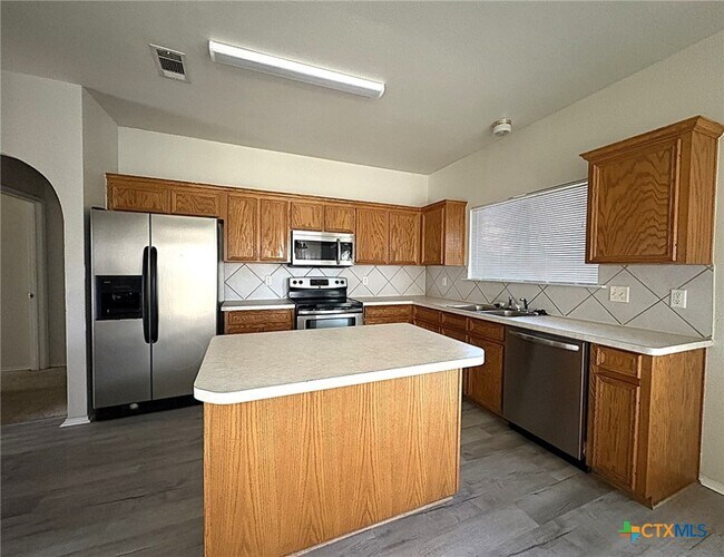 Building Photo - 2313 Modoc Dr